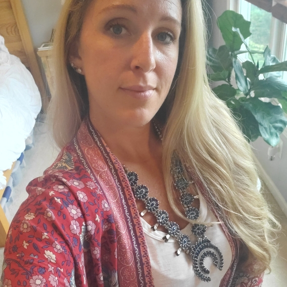 Meet your Posher, Ana - Picture 2 of 4